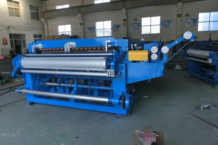 Automatic high speed galvanized steel welded wire mesh machinery